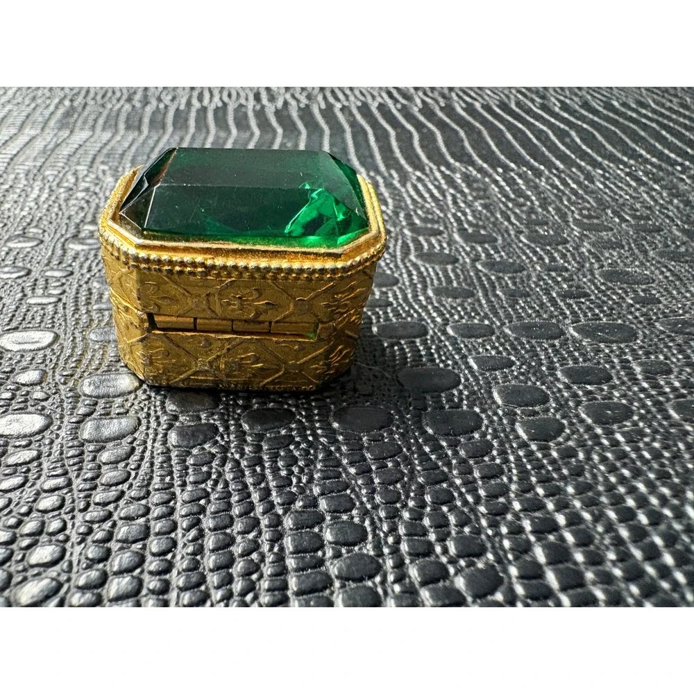 Vintage Florenza Pill Box Emerald Green Glass Gold Tone Ornate Trinket Case