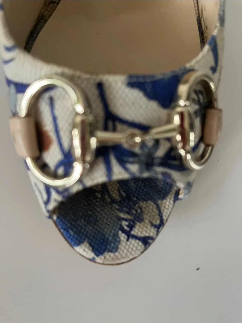 N/A gently worn