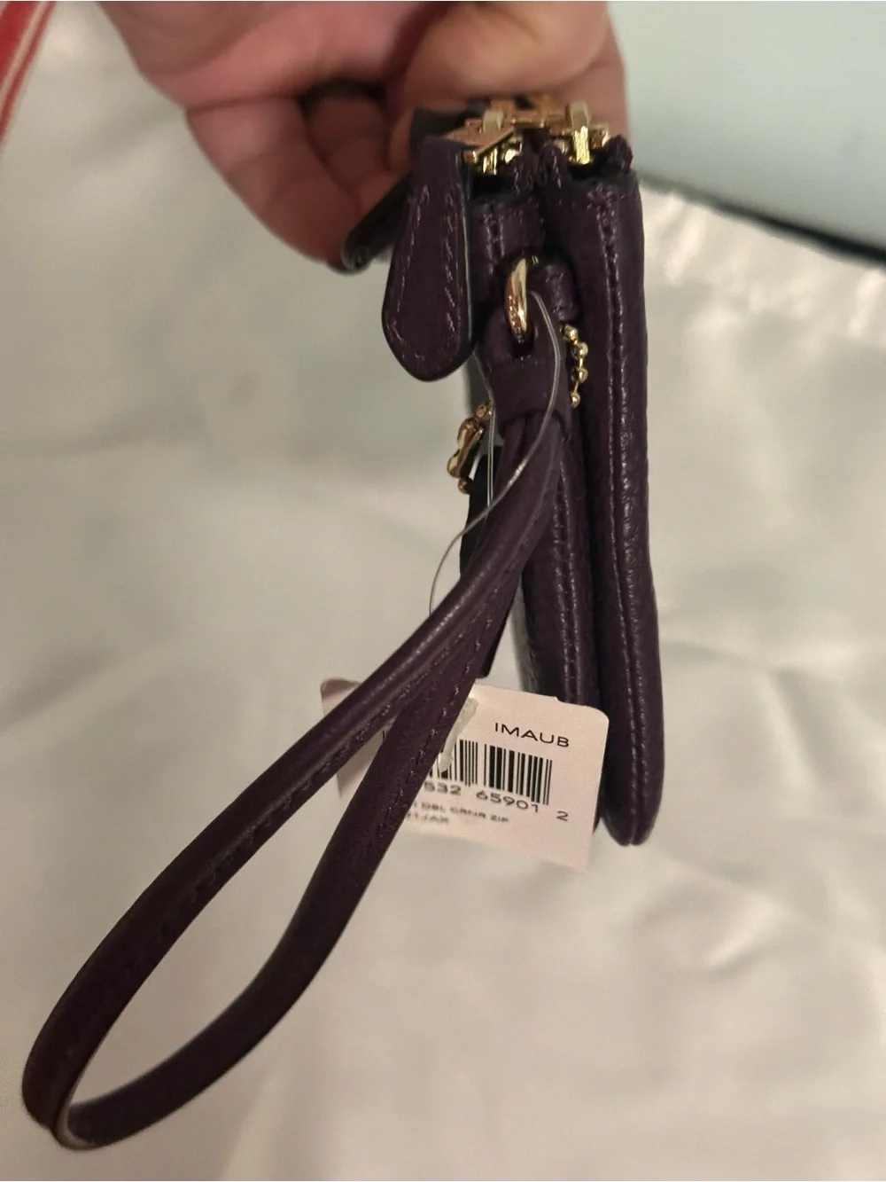Coach compact pebble