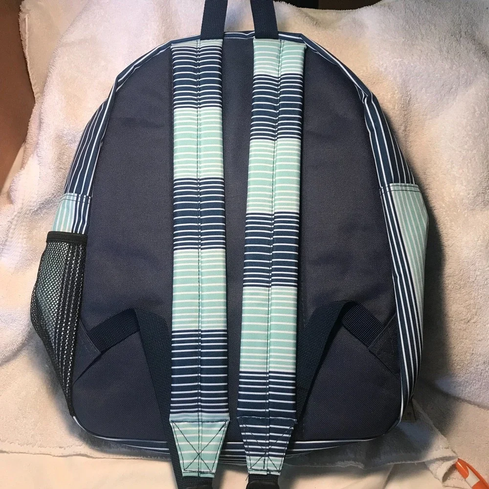 Hang Ten this stylish
