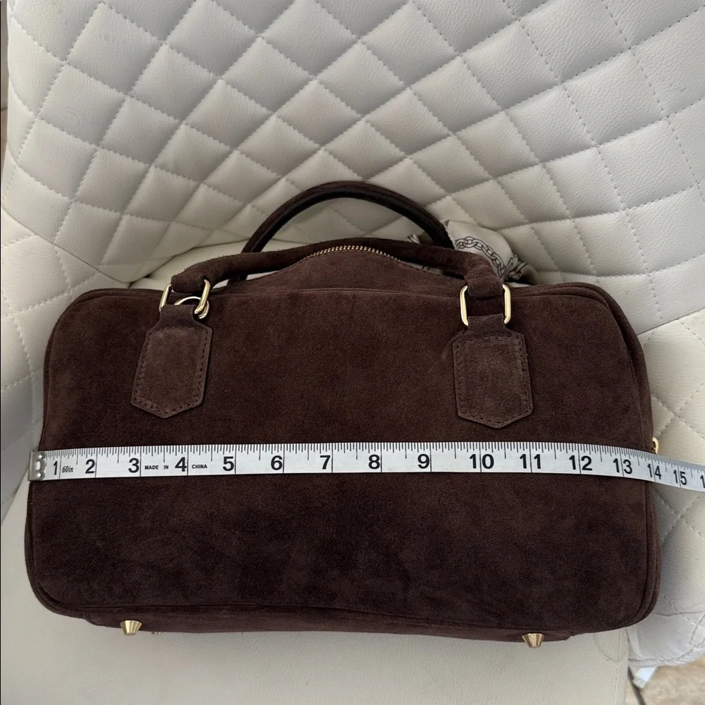 isadora accent any
