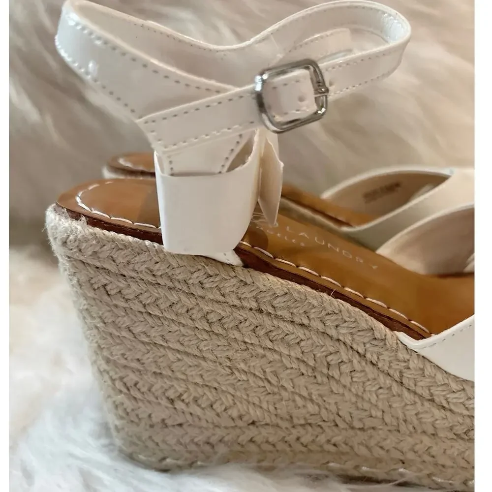 Chinese Laundry scuffing woven style
