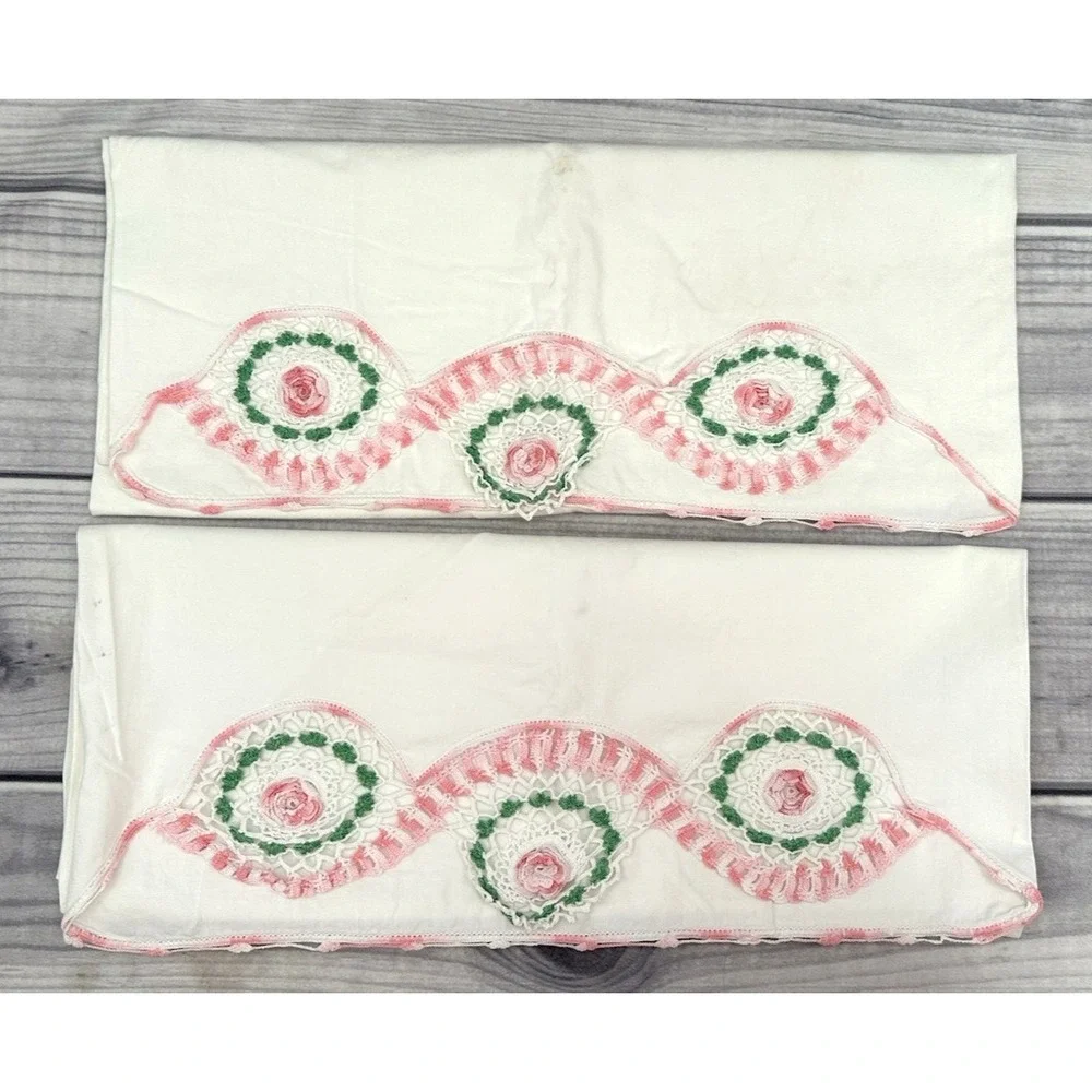 PAIR OF VINTAGE EMBROIDERED PILLOWCASES - 33