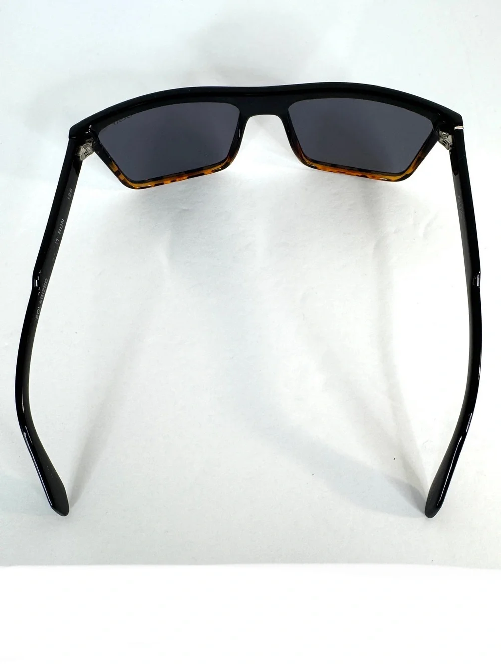 QUAY Australia Let it Run Polarized Sunglasses Black Tortoise Rare