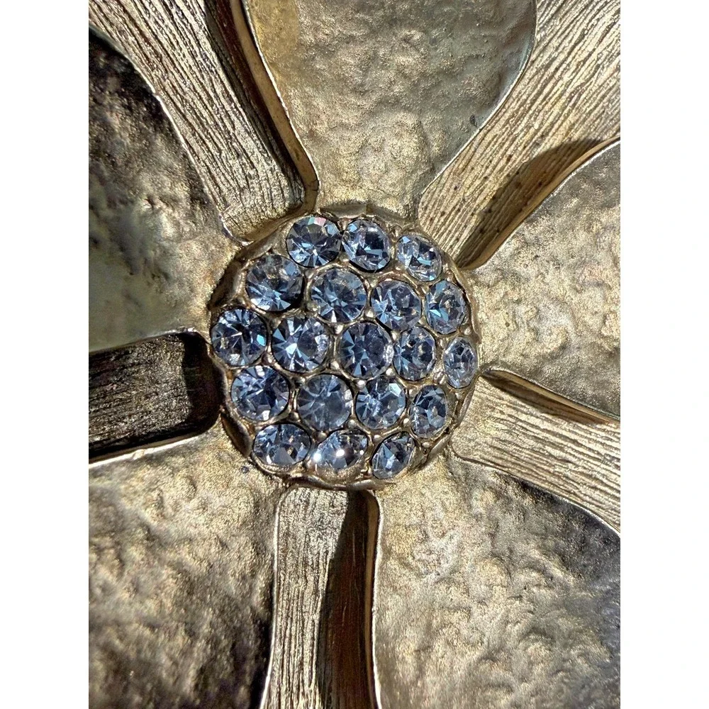 The Unbranded Brand type brooch