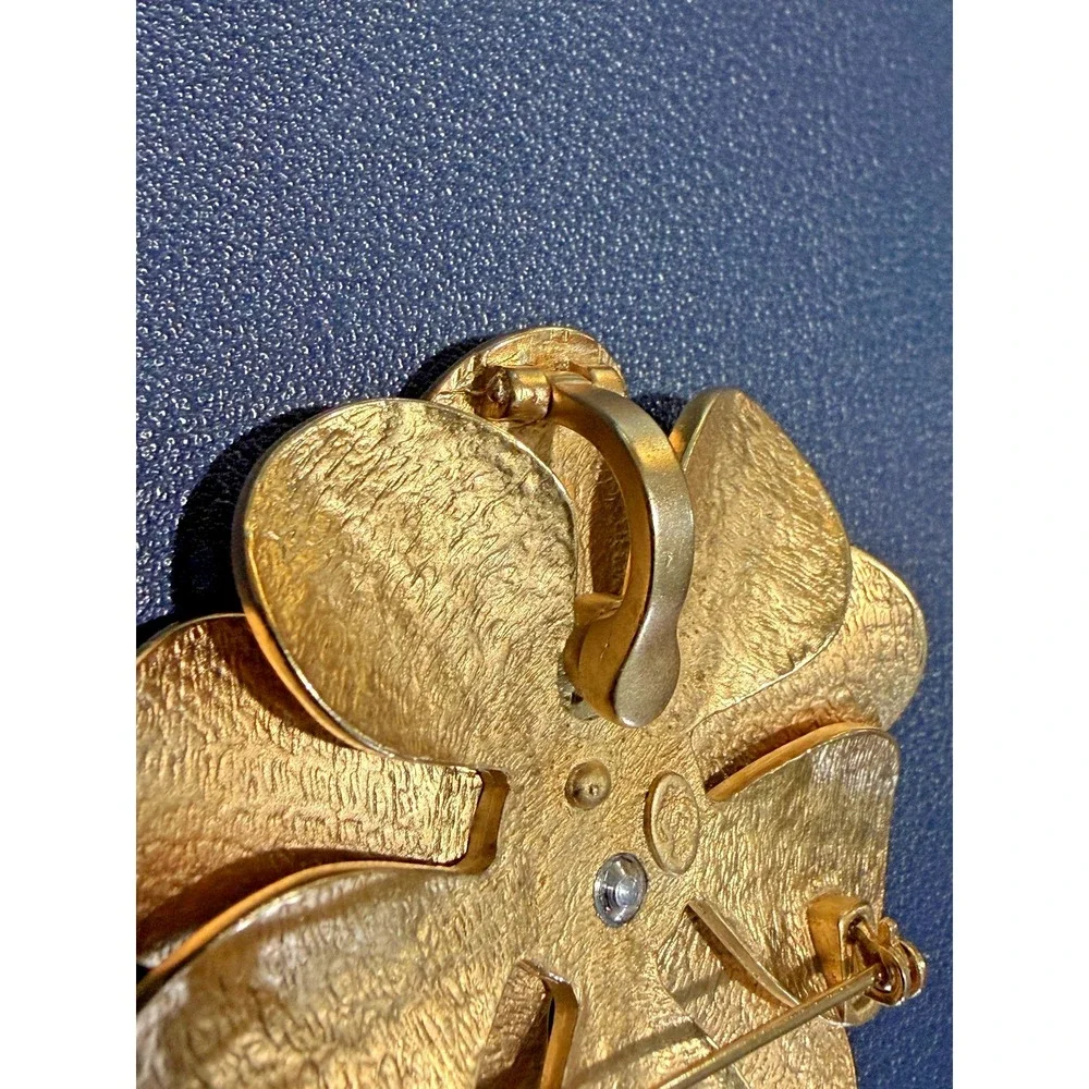 The Unbranded Brand type brooch