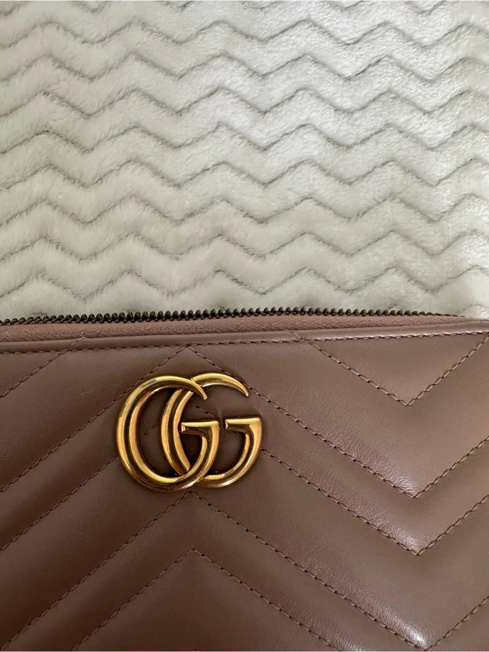 Gucci wallet mauve