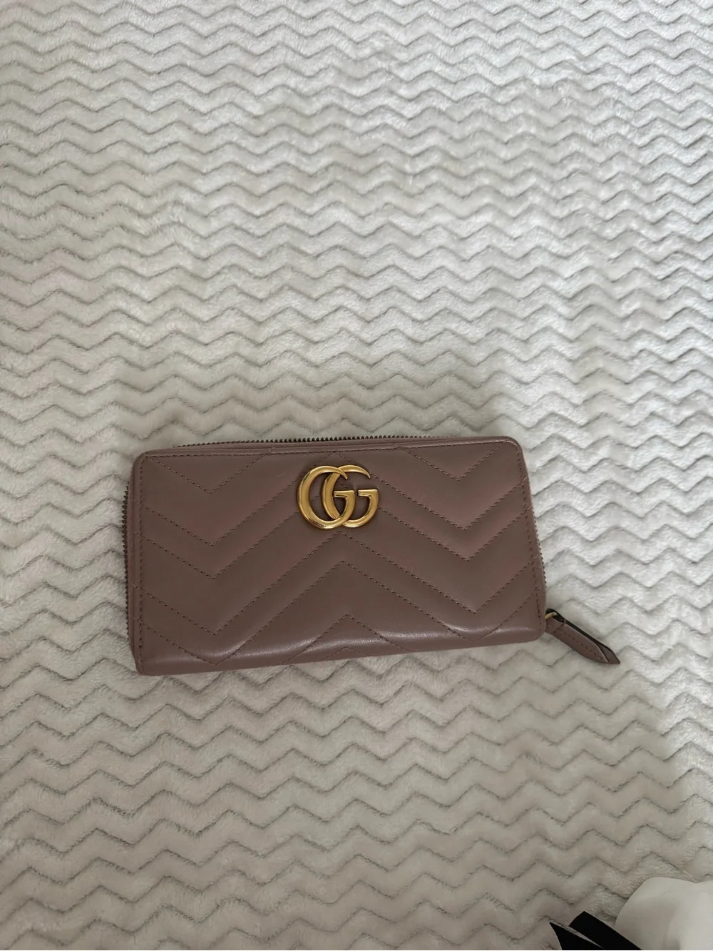 Gucci wallet mauve