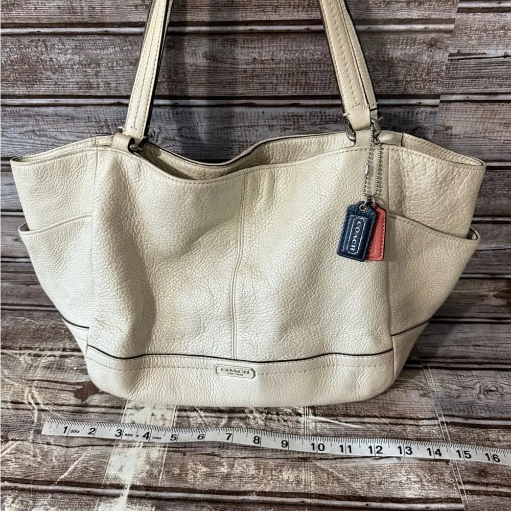 Coach Cream Leather Shoulder Bag with Navy & Red Tag