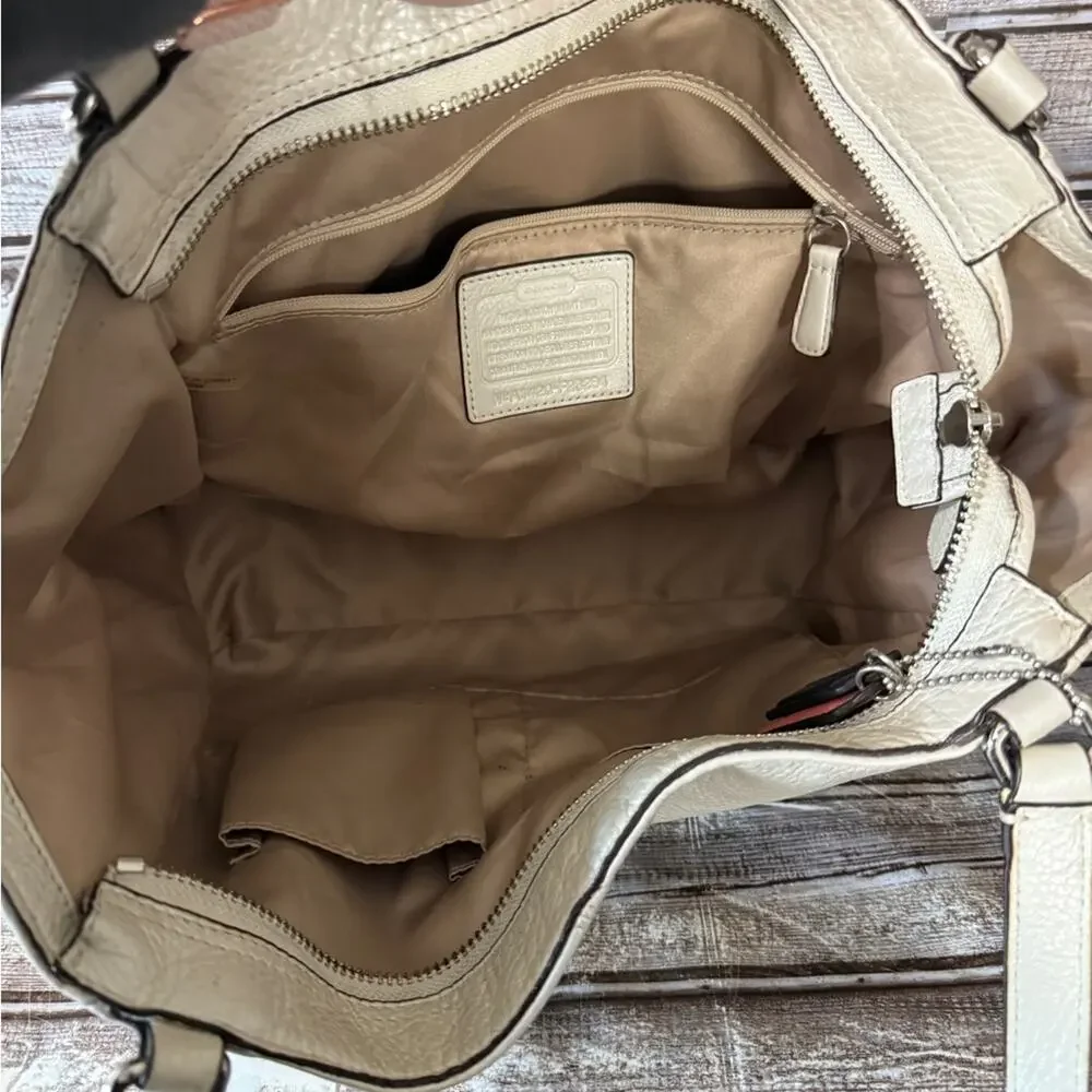 Coach Cream Leather Shoulder Bag with Navy & Red Tag