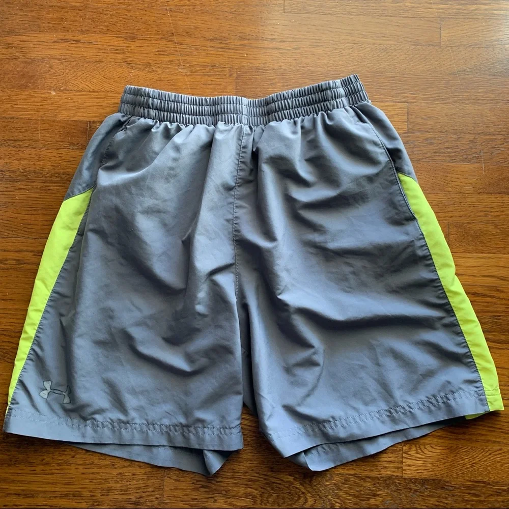 Boy’s Hurley Gray Swim Trunks Size Medium