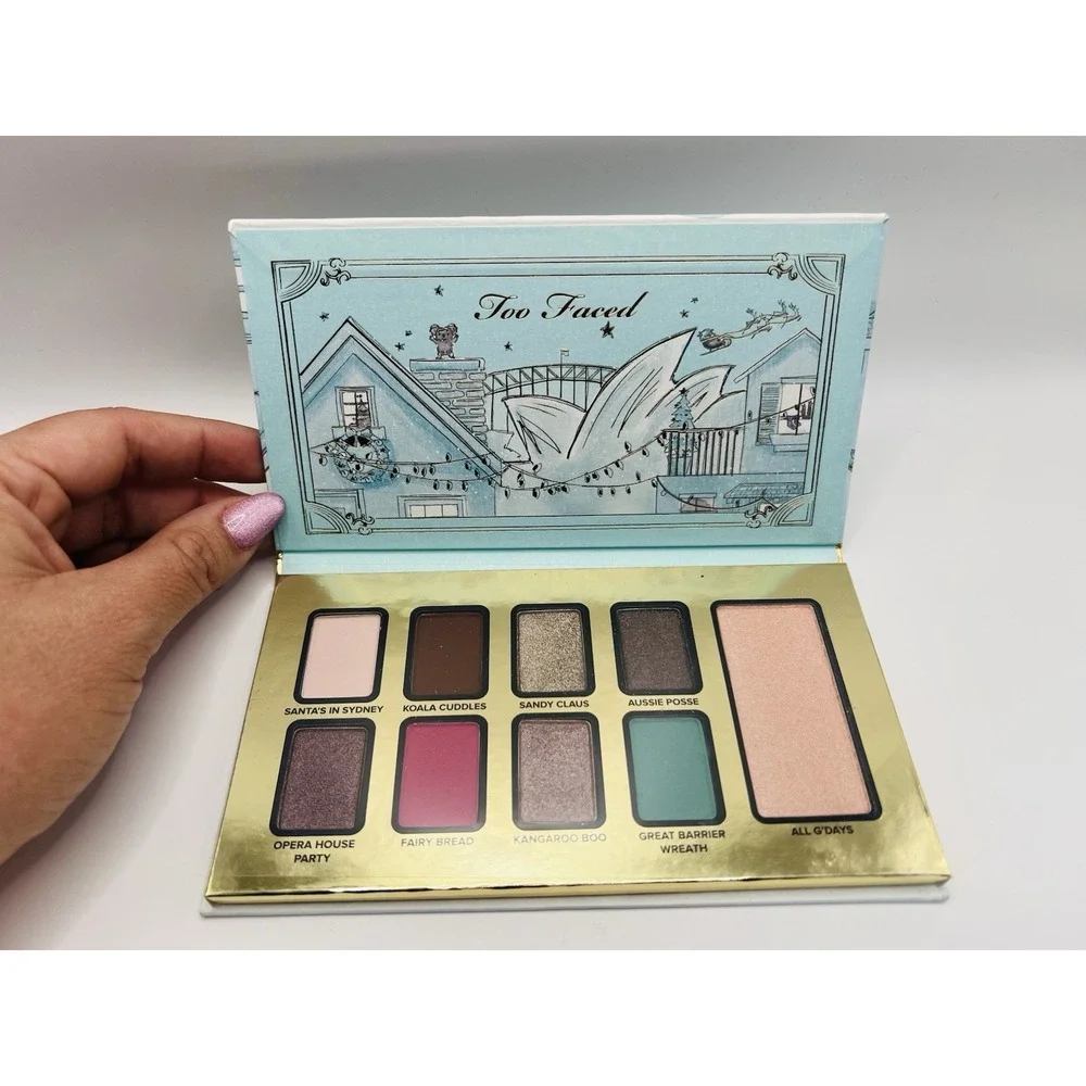 Too Faced Christmas In Sydney Face Eyeshadow Blush Palette‎ Holiday Edition 2021