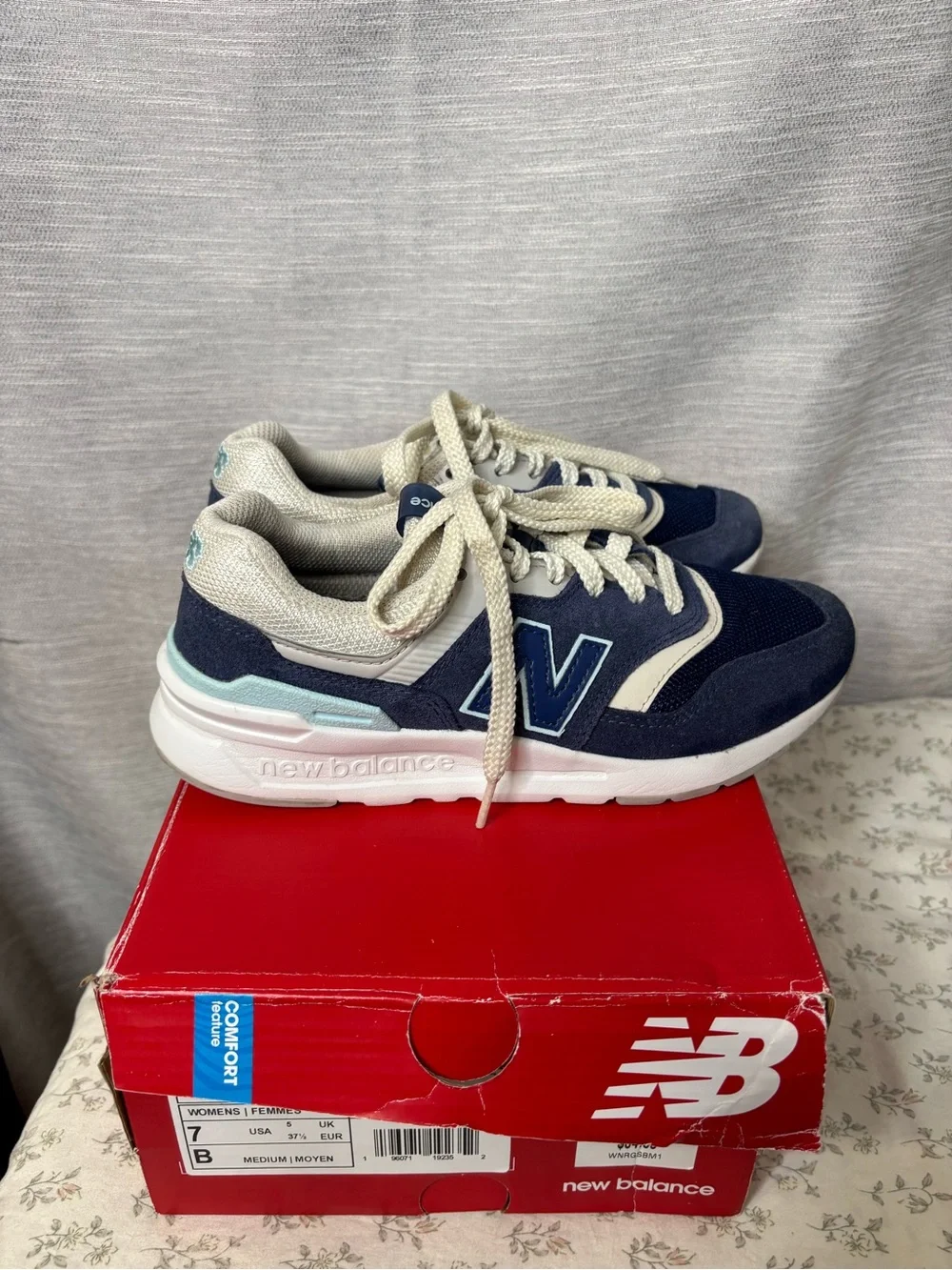 New Balance lightweight lace