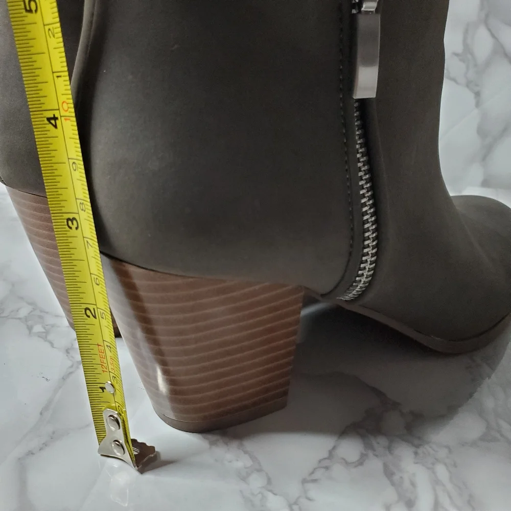 Sryle & Co Jamilagry Grey Booties 7.5