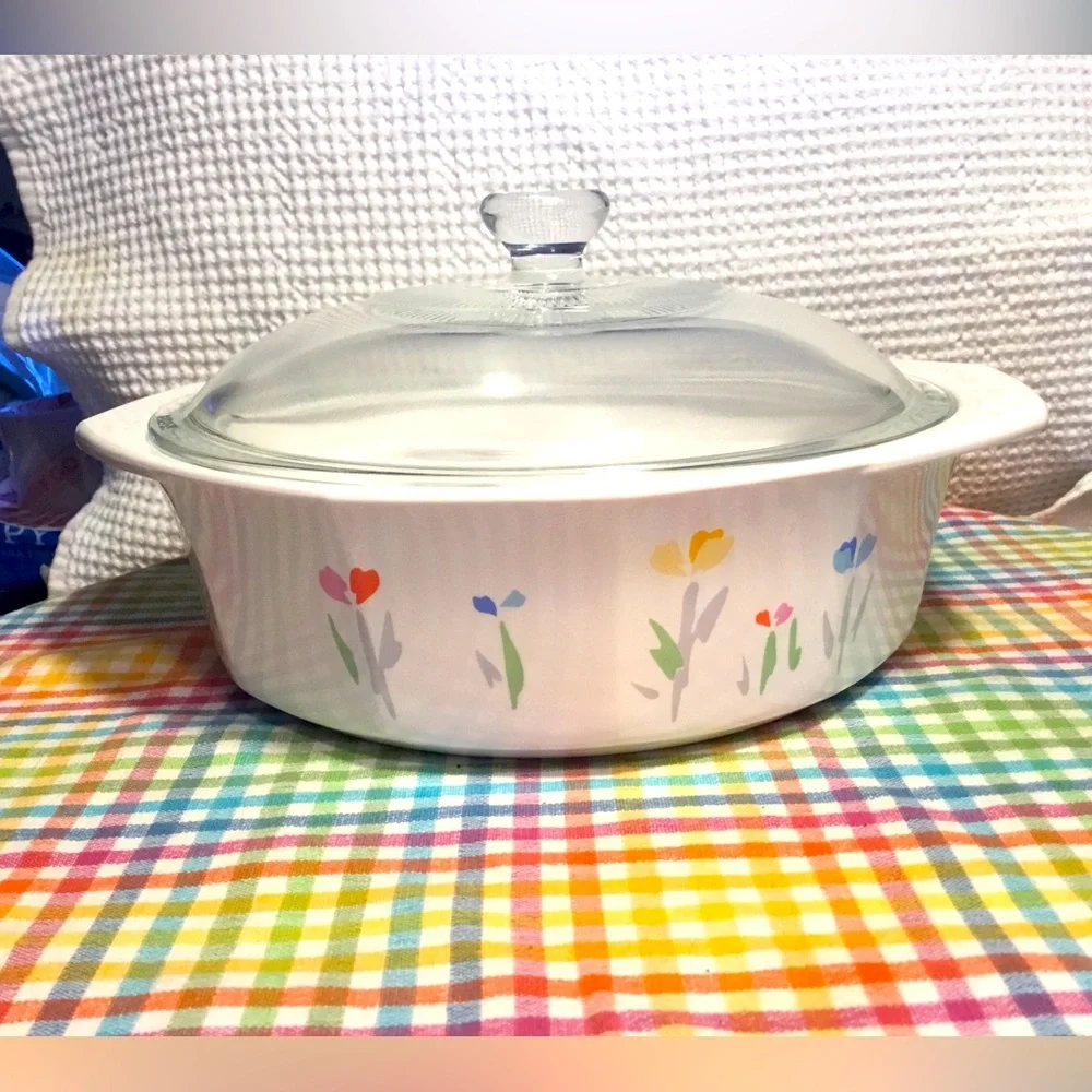 Vintage STUDIO NOVA 2.25 Qt Round Covered Casserole Fresh Mint (Made In Japan)