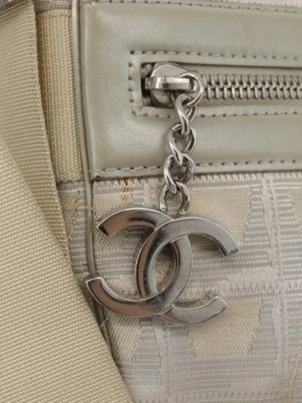 CHANEL brand	chanel 	w14cm accessory	dust