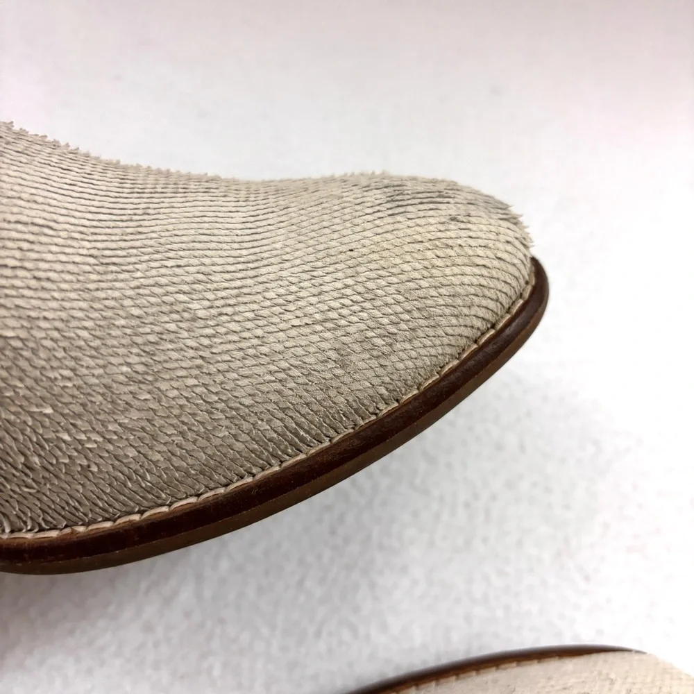 Seychelles Cream Towel Leather SuedeTexture Almond Toe Zip Ankle Booties (9)‎