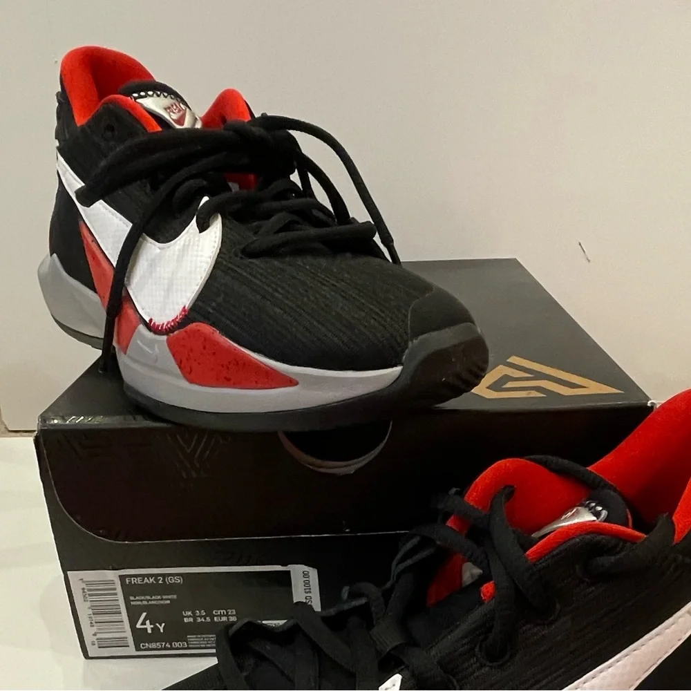 Nike stylish sneakers