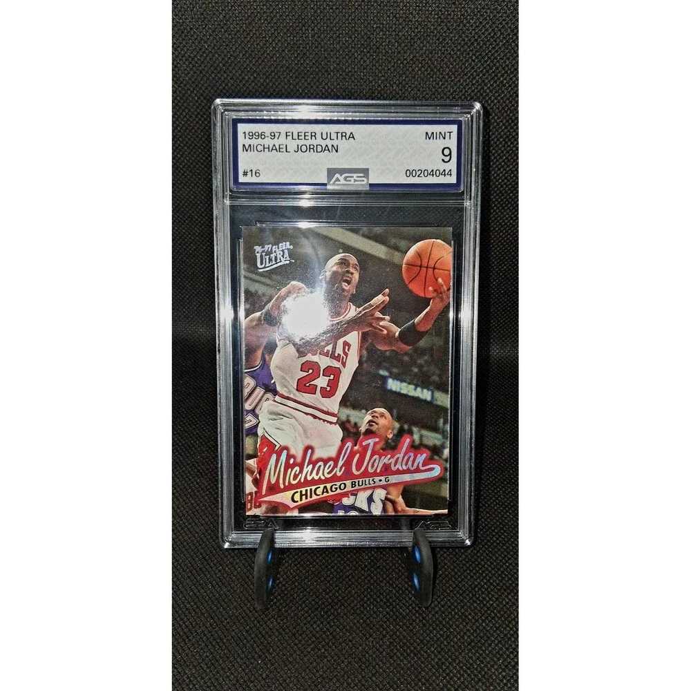 RARE MINT 1996-97 Fleer Ultra Michael Jordan #16 Graded Basketball Trading Card