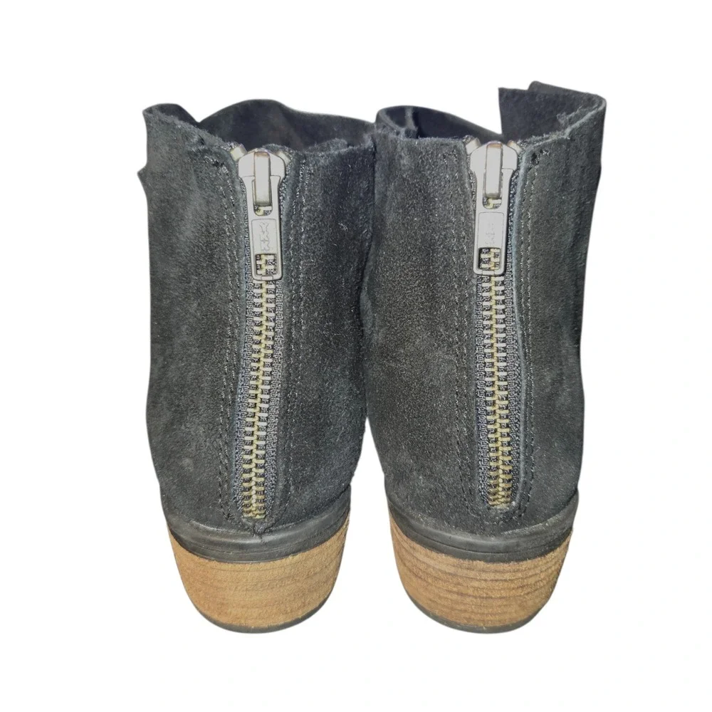 Very Volatile Aldworth Booties‎ Women 10 Black Suede Rear Zip Low Stacked Heel