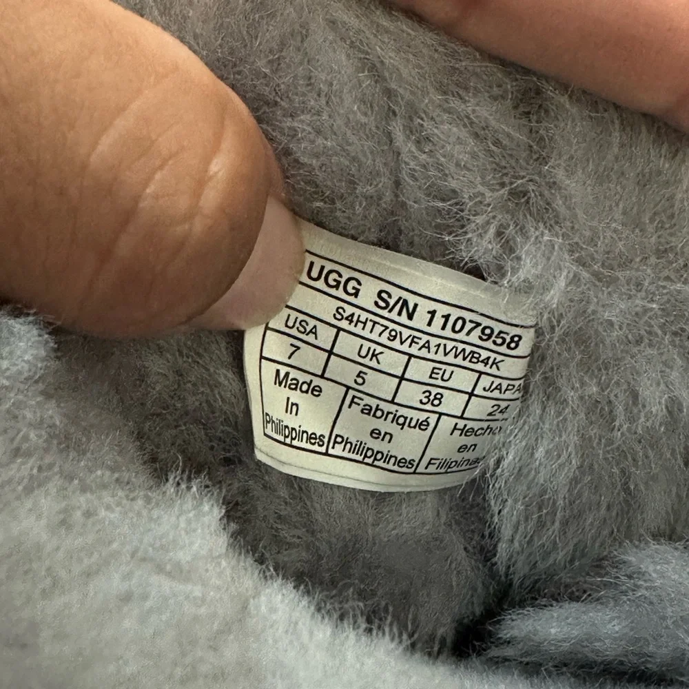 UGG cozy gray
