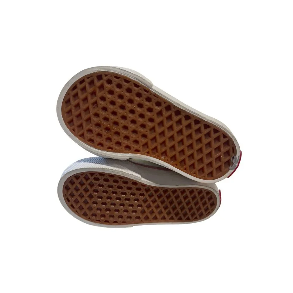 Vans support china