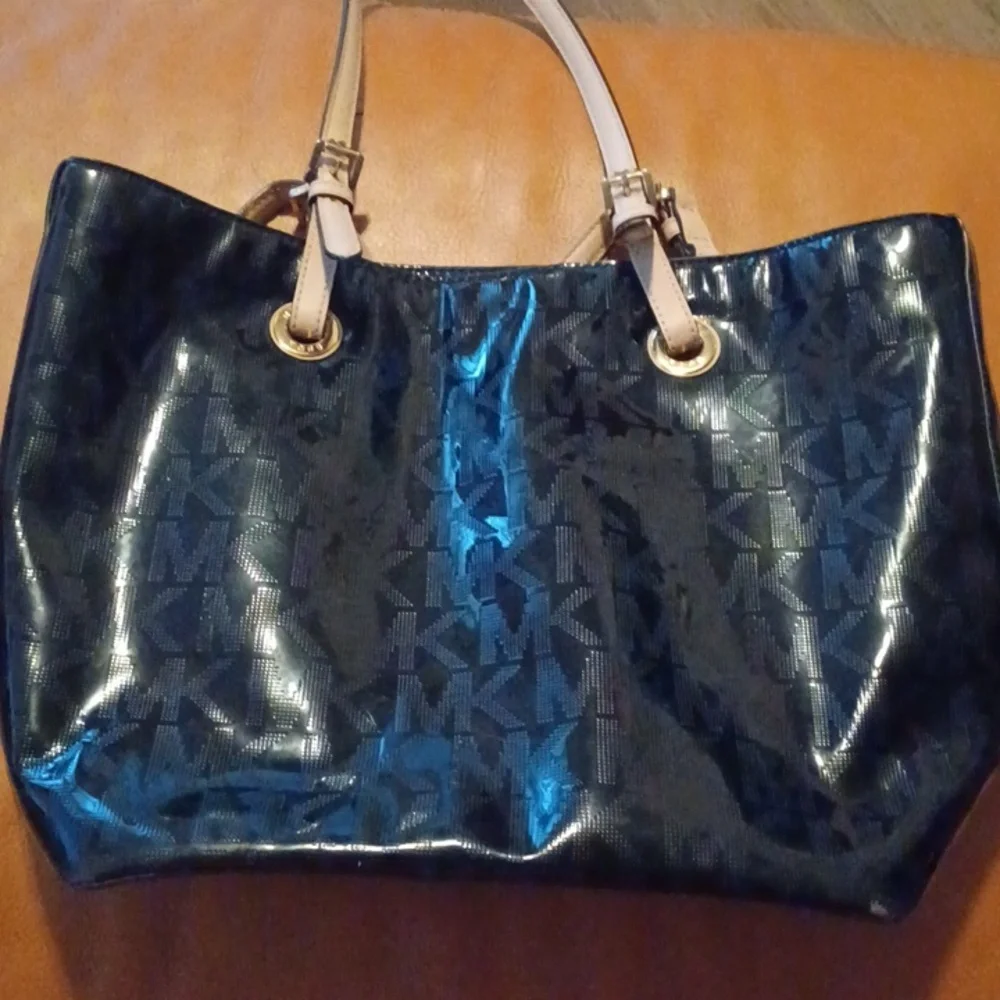 Michael Kors elegant michael