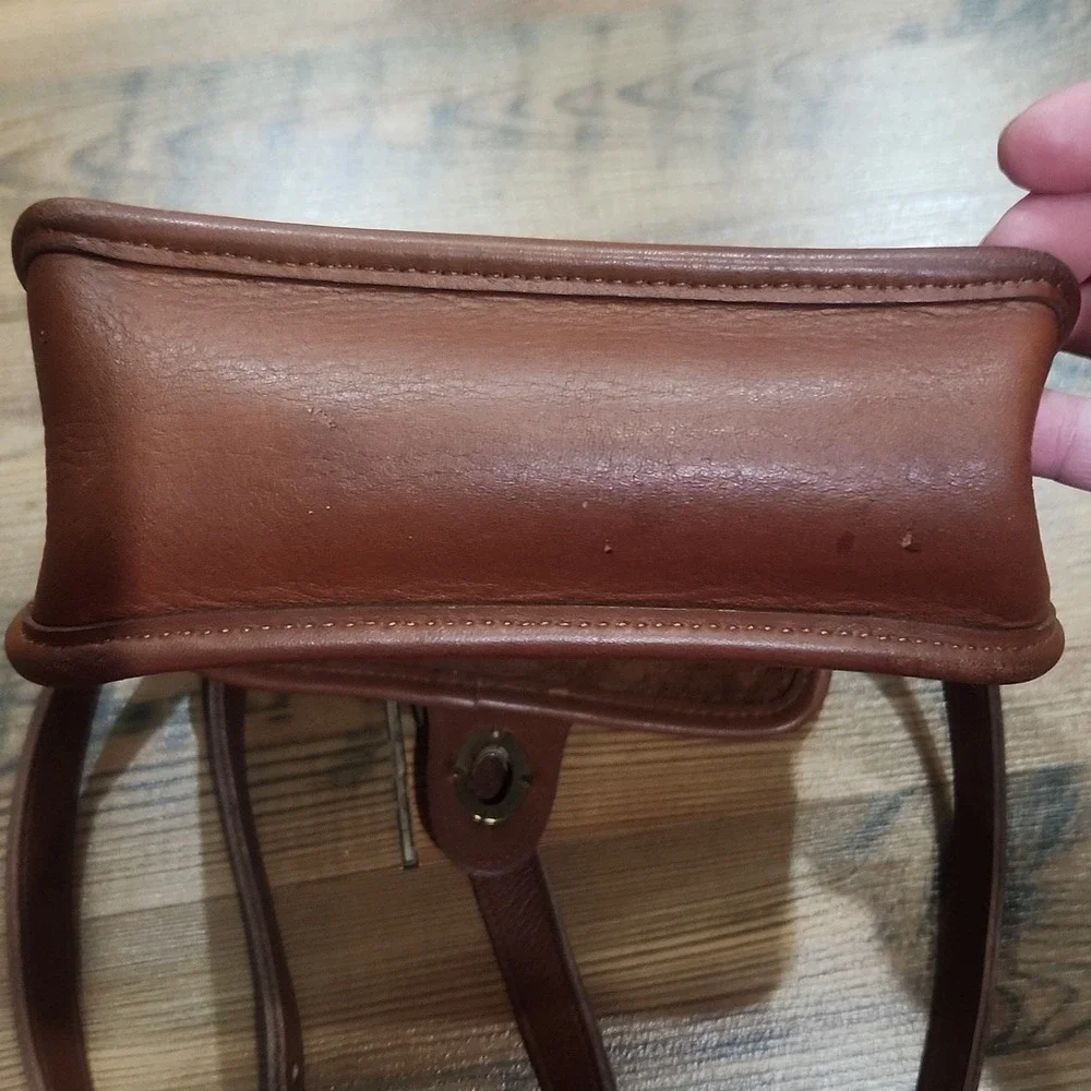Vintage Coach Murphy Leather 9930 British Tan Long Strap Bonnie Brass Turnlock