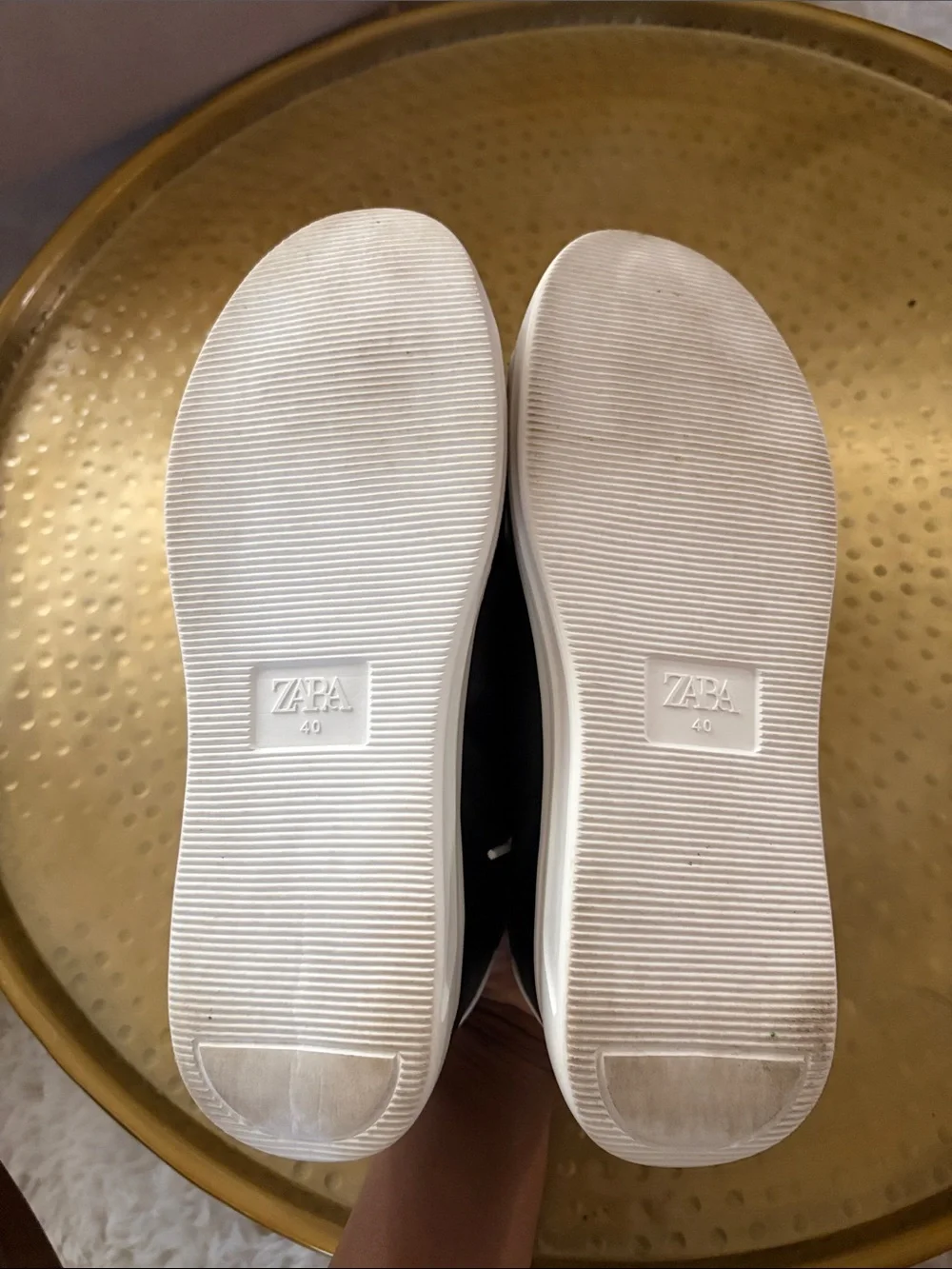 Zara casual low