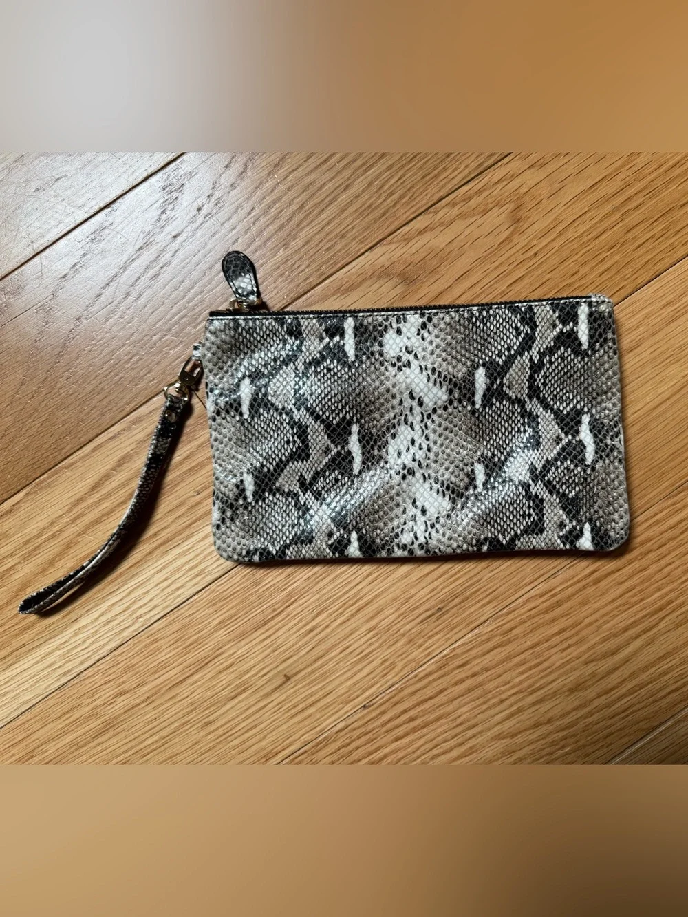 Butler zip wristlet