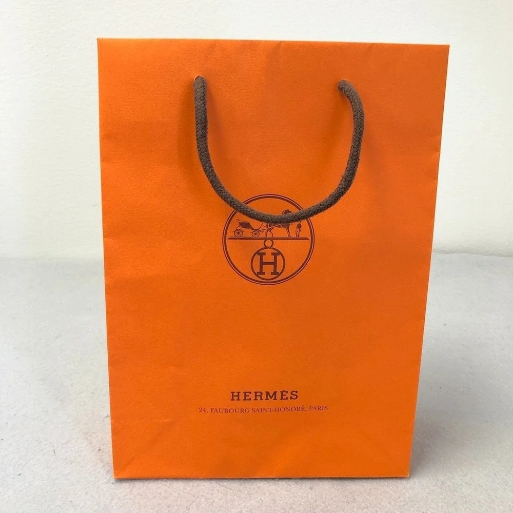 HERMÈS step up
