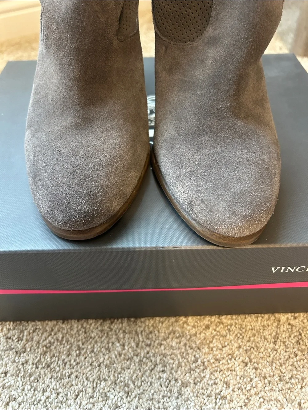Vince Camuto VC- FretziaCharcoal Suede Ankle Boots size 8