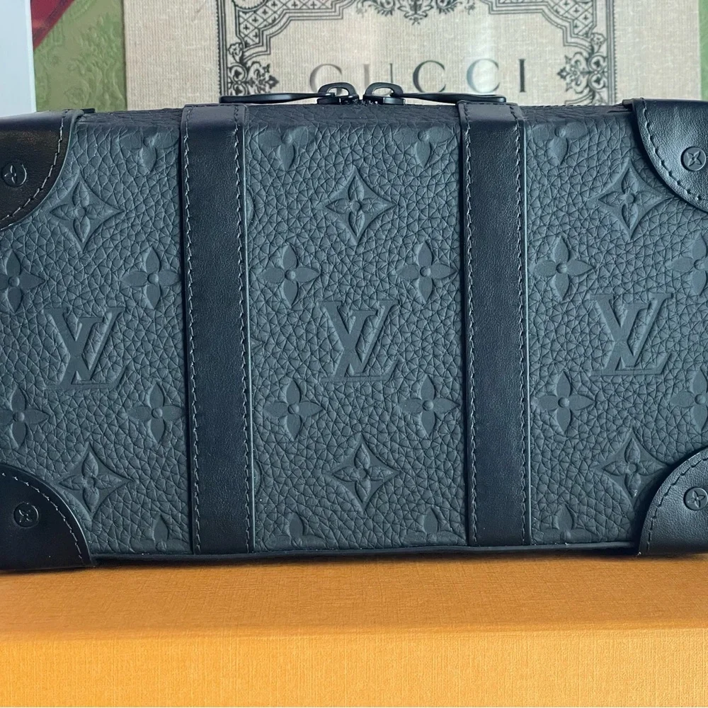 Louis Vuitton website flat trunk