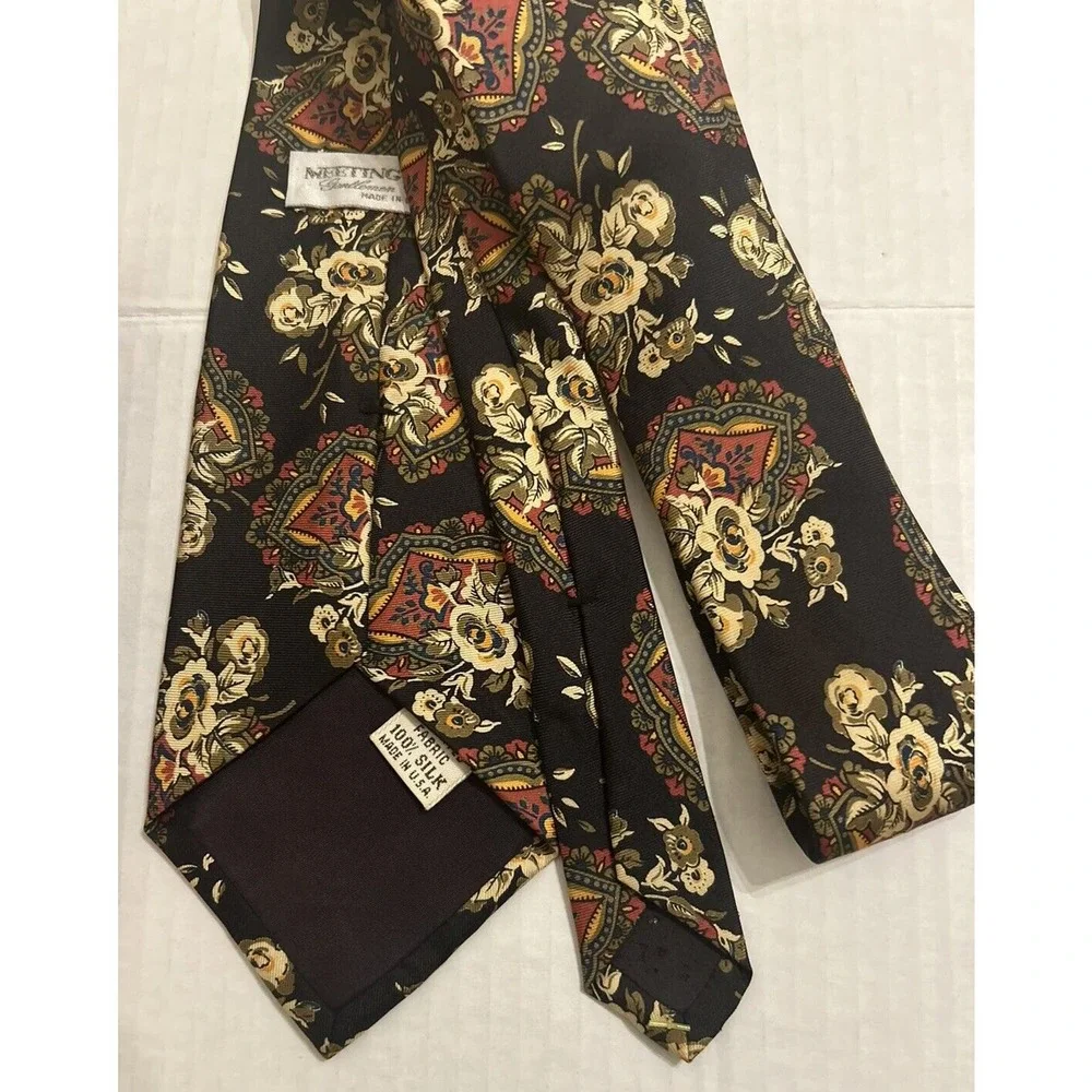Meeting Street good preowned