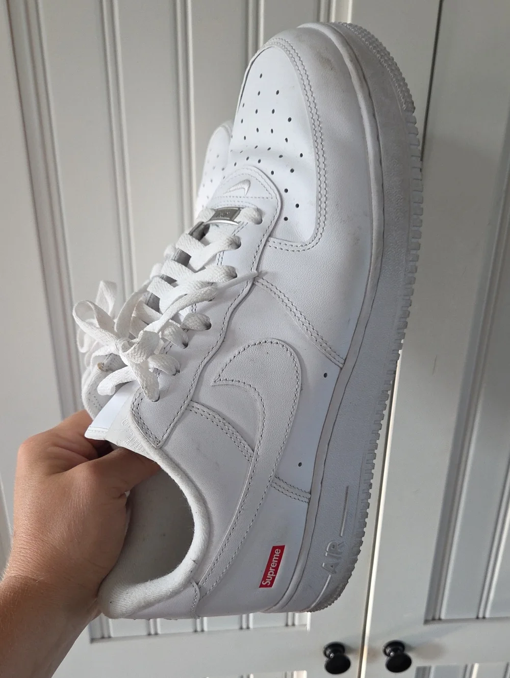 Nike shoes white supreme