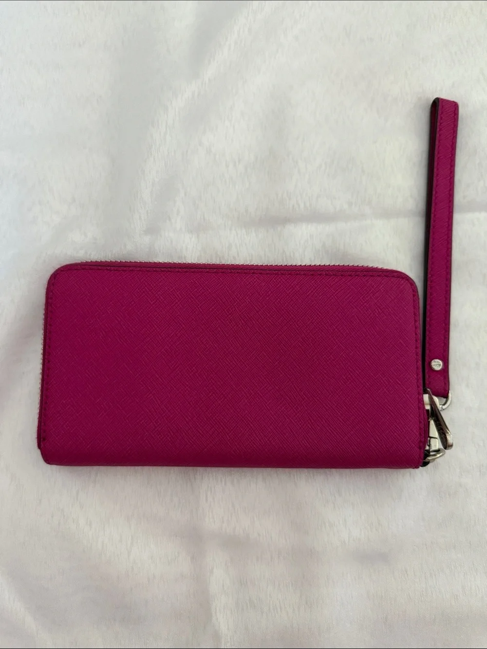 Michael Kors compact zip