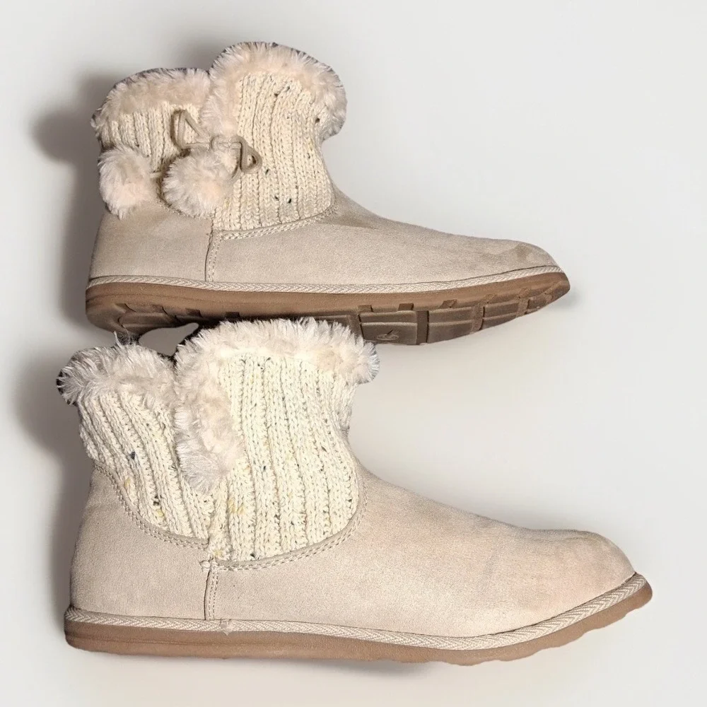 Arizona Jean Co AZ ICY Tan Knit Faux Fur Pom Pom Ankle Boots Womens Size 9M
