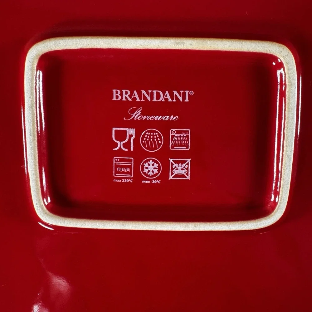 The Unbranded Brand brandani red