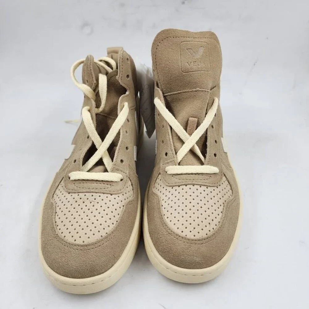 Veja 15 suede