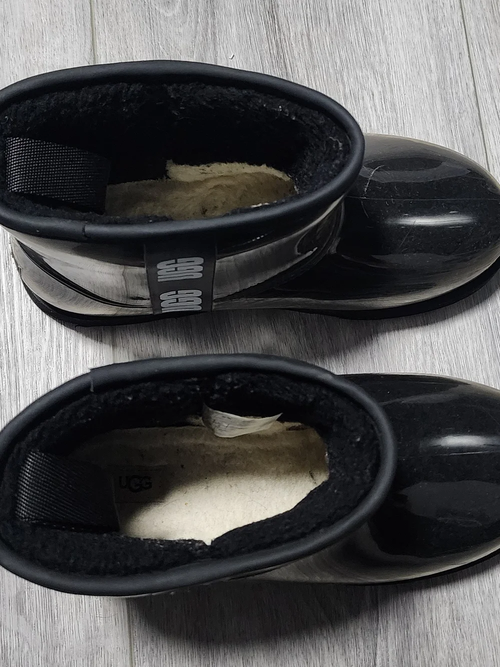 UGG Classic Clear Black Waterproof Mini Boots W/ Sheepskin Lining Womens Size 6