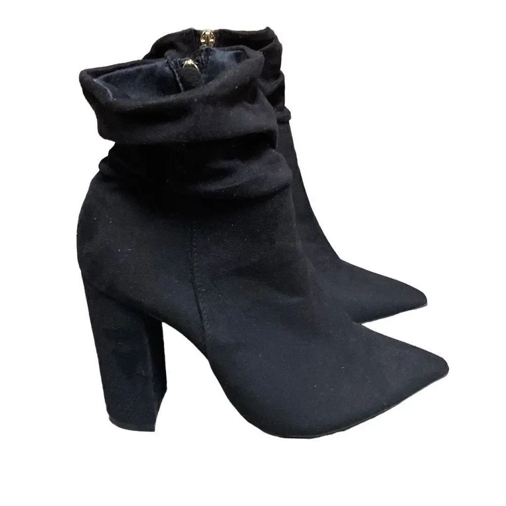 Qupid Black Faux Suede Pointed Toe Block Heel Bootie Size 9