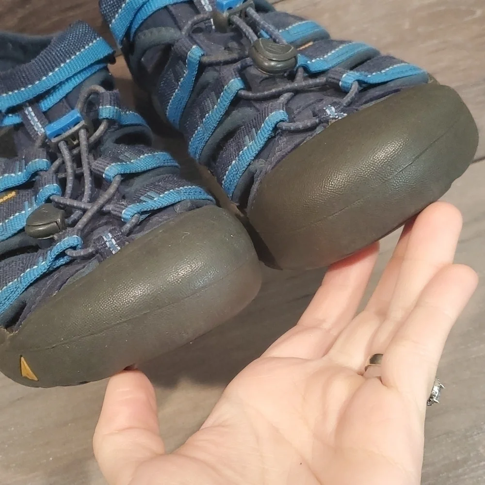 Keen Mens outdoor hiking sandals shoes sz 6 athletic