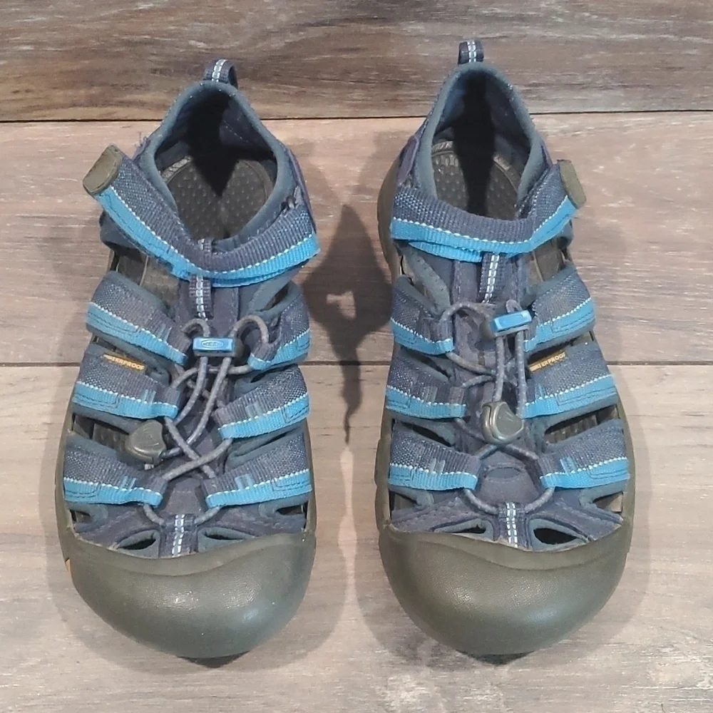 Keen Mens outdoor hiking sandals shoes sz 6 athletic