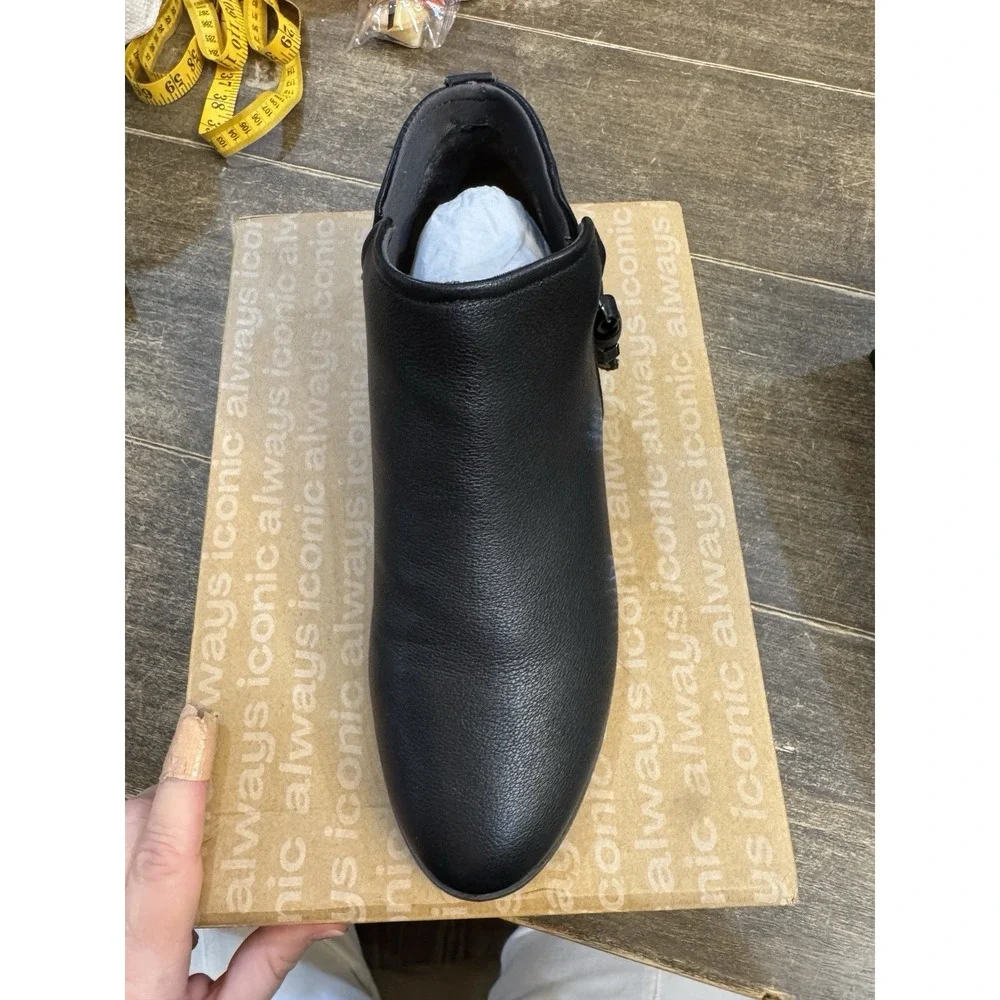 Dr. Scholls Women's Astir Bootie Size‎ 8M Black