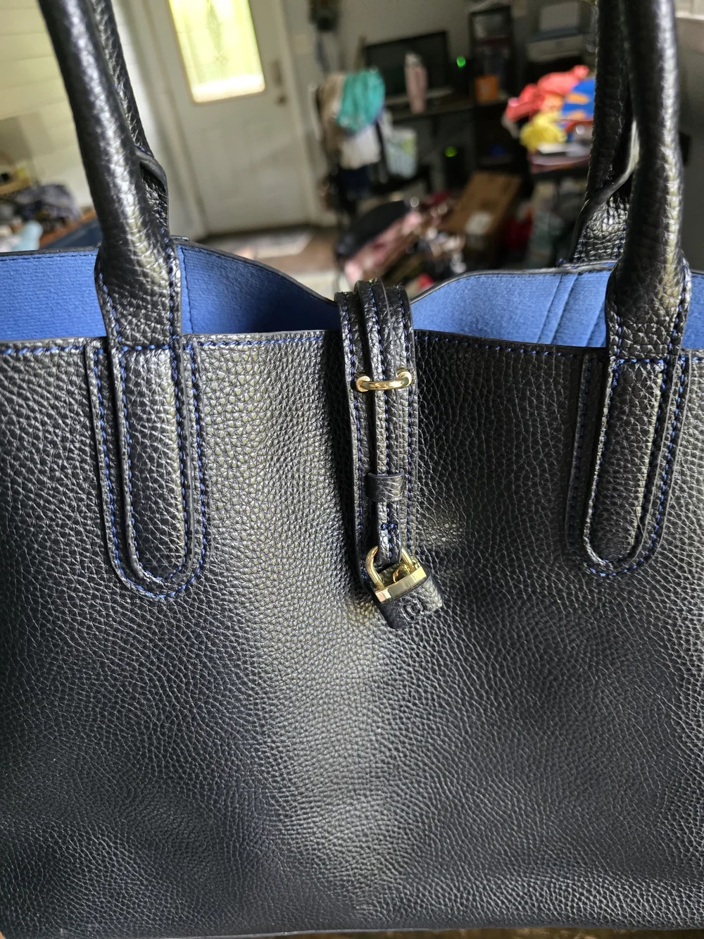 N/A spacious black