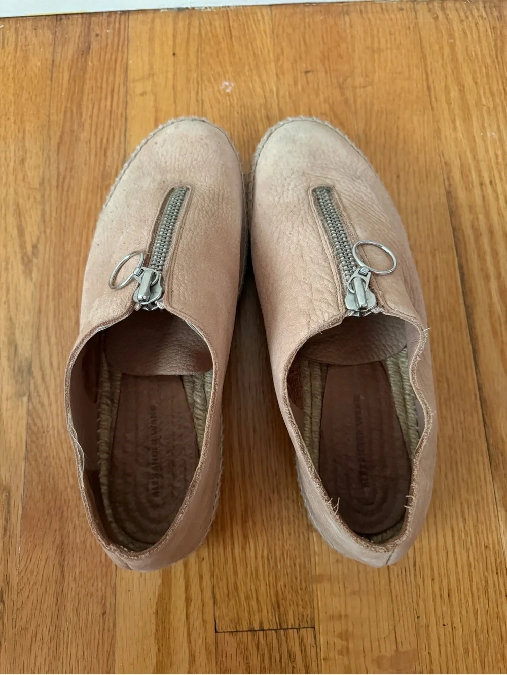Alexander Wang center platform size