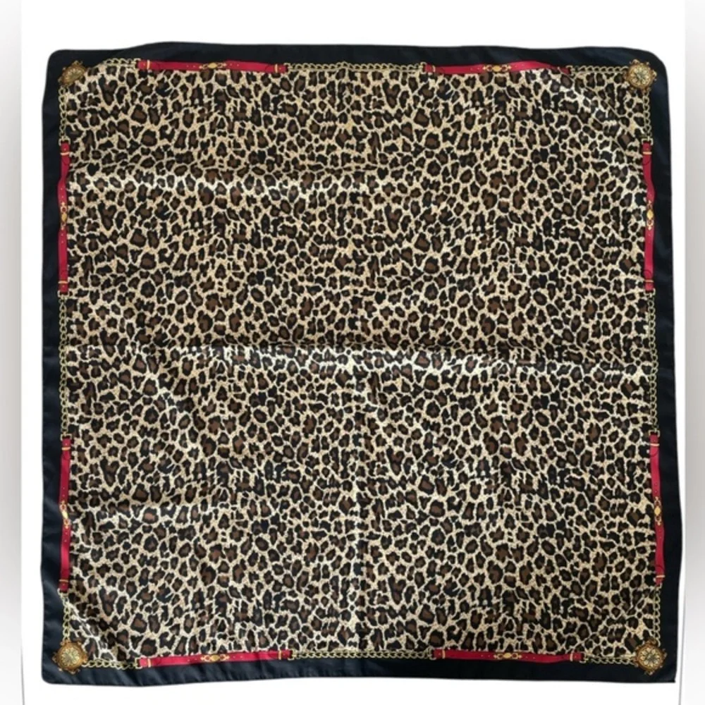 Animal print Wrapables Neckerchief 35