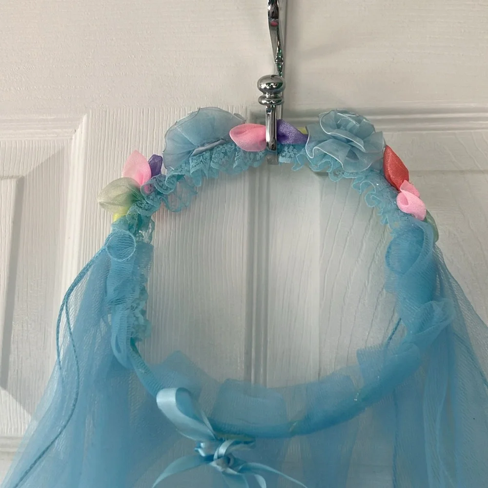 unbranded blue netting
