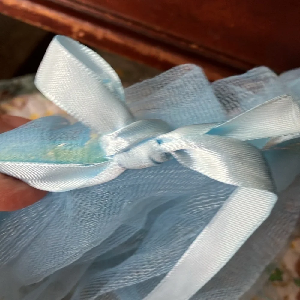 unbranded blue netting