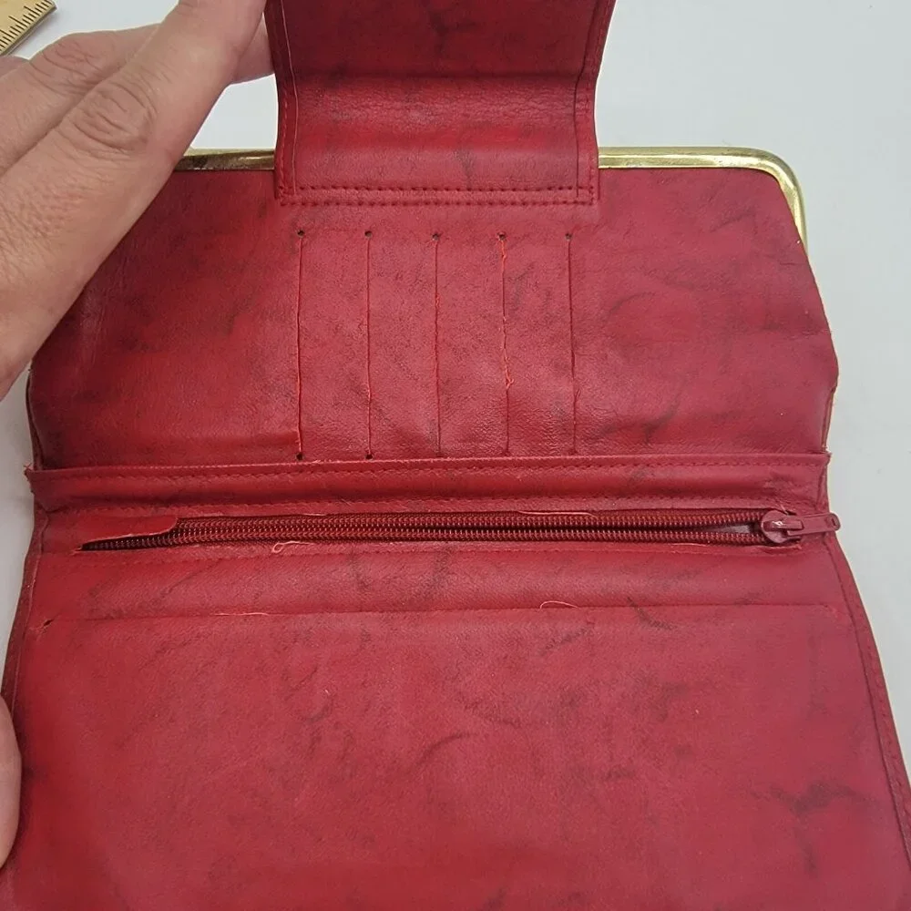 Buxton grain leather